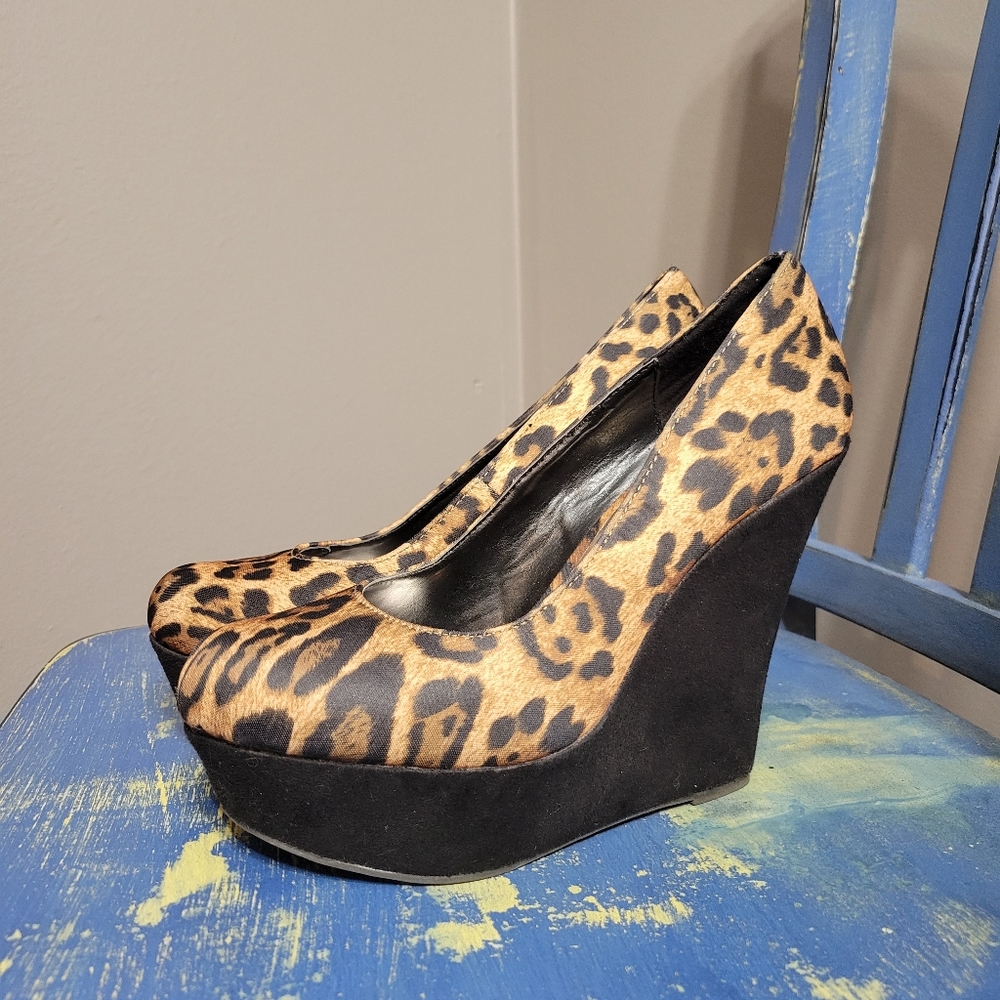 Brash Leopard Print Suede‎ Wedge Heels Mob Wife Womens Size 8.5